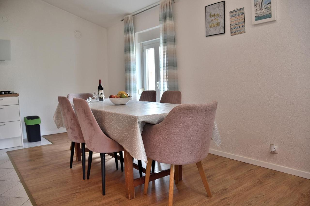 Apartment Leonora Vodice Exterior photo
